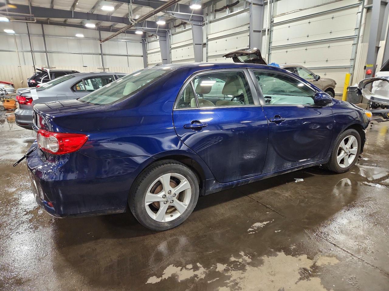 2013 TOYOTA COROLLA LE photo 7