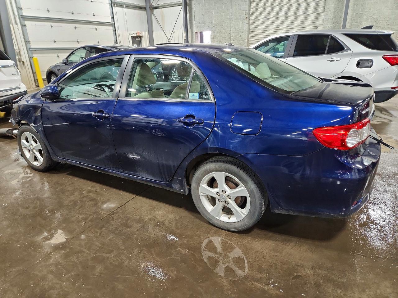 2013 TOYOTA COROLLA LE photo 4