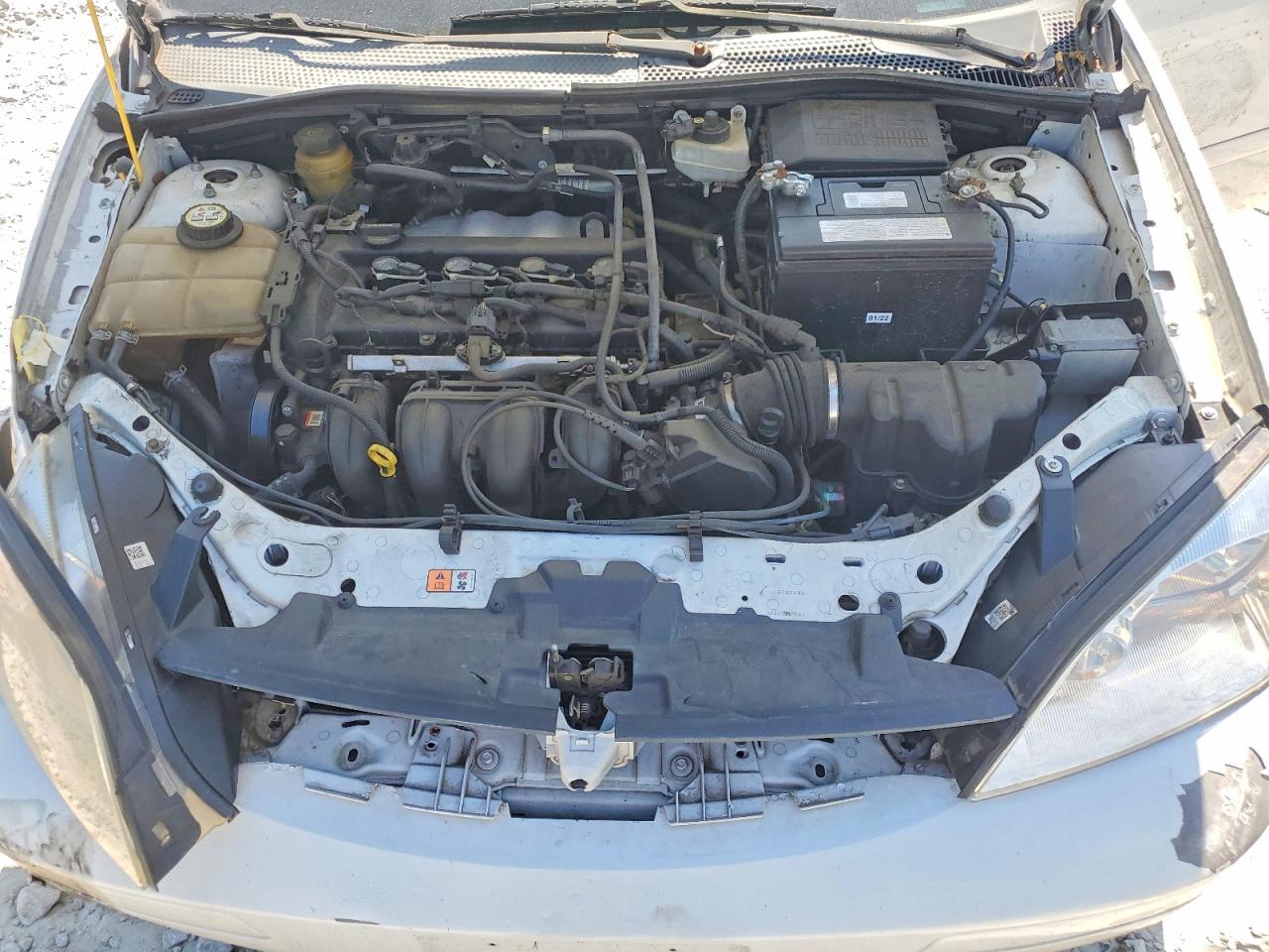 2005 FORD FOCUS ZX4 photo 11