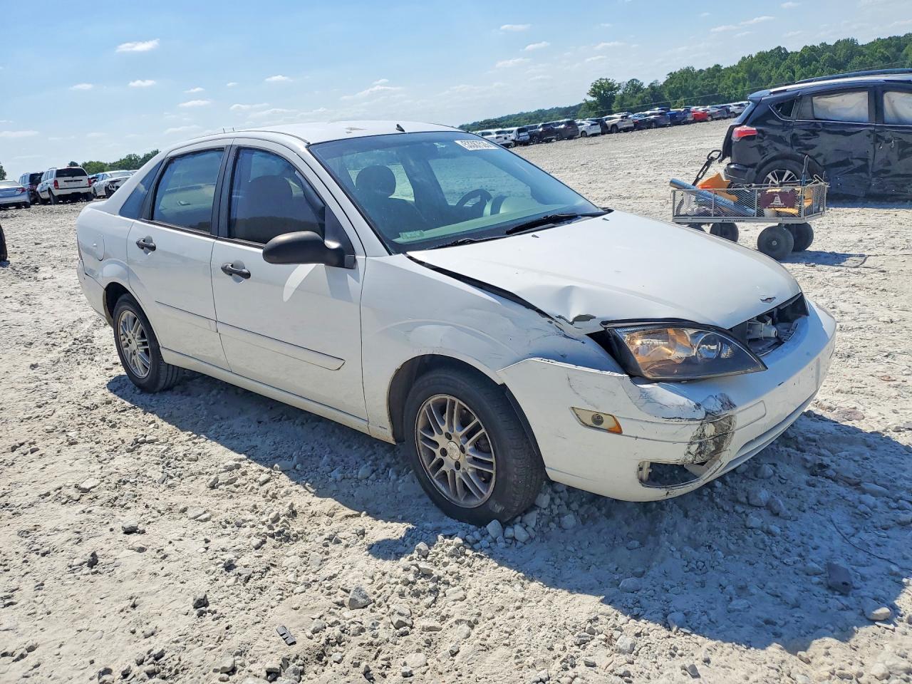 2005 FORD FOCUS ZX4 photo 4
