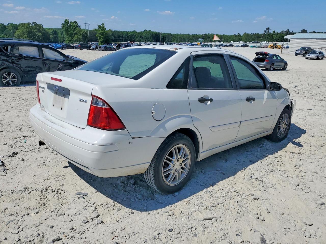 2005 FORD FOCUS ZX4 photo 3