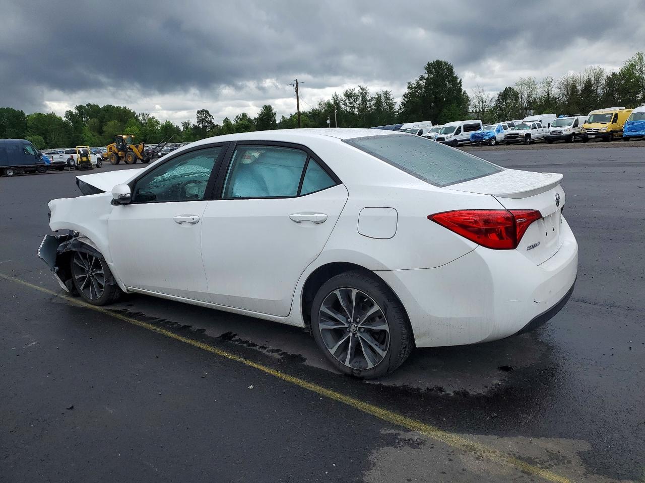 2018 TOYOTA COROLLA SE photo 3