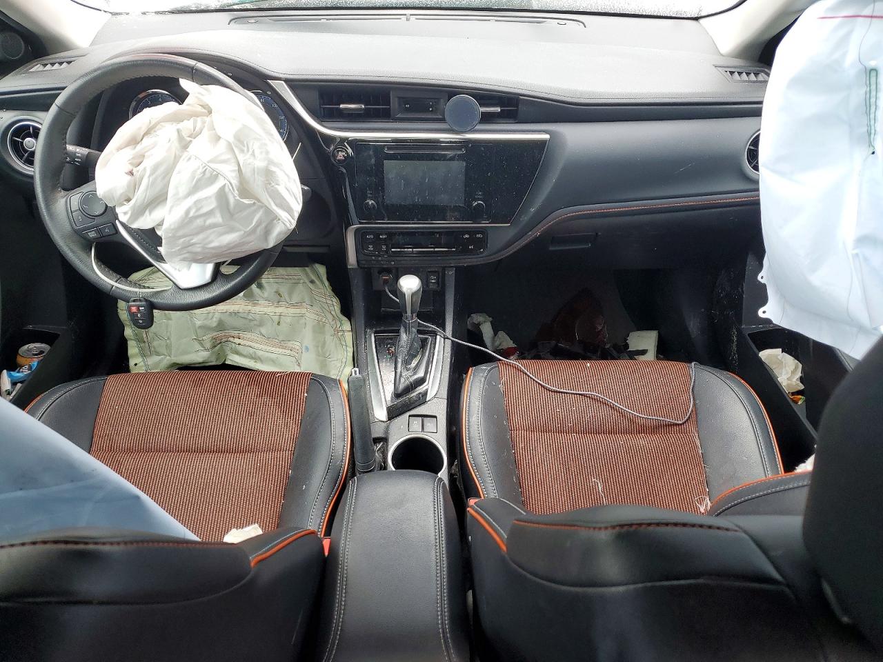 2018 TOYOTA COROLLA SE photo 15