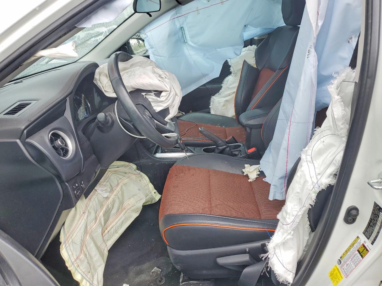 2018 TOYOTA COROLLA SE photo 13