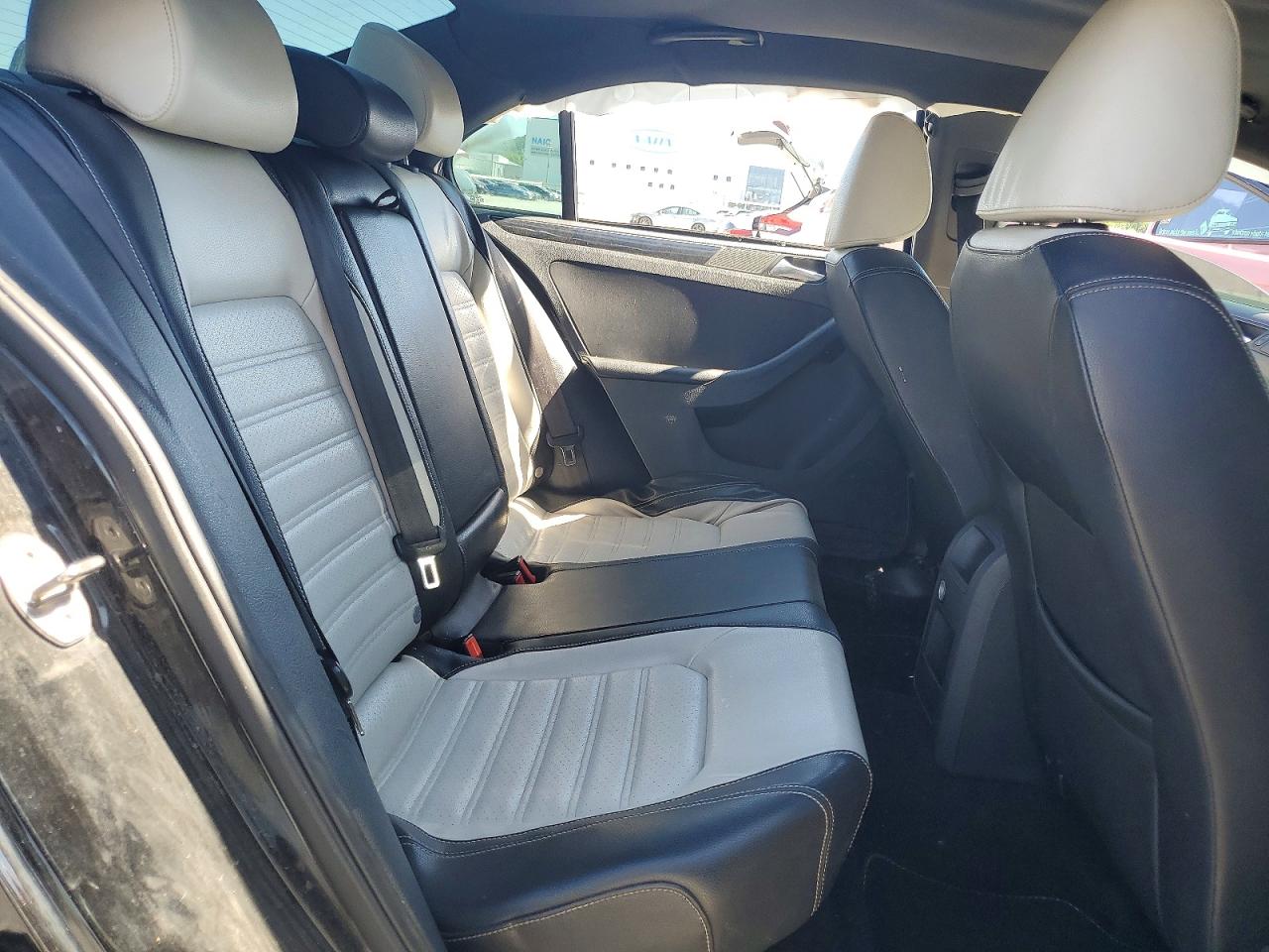 2015 VOLKSWAGEN JETTA SE photo 19