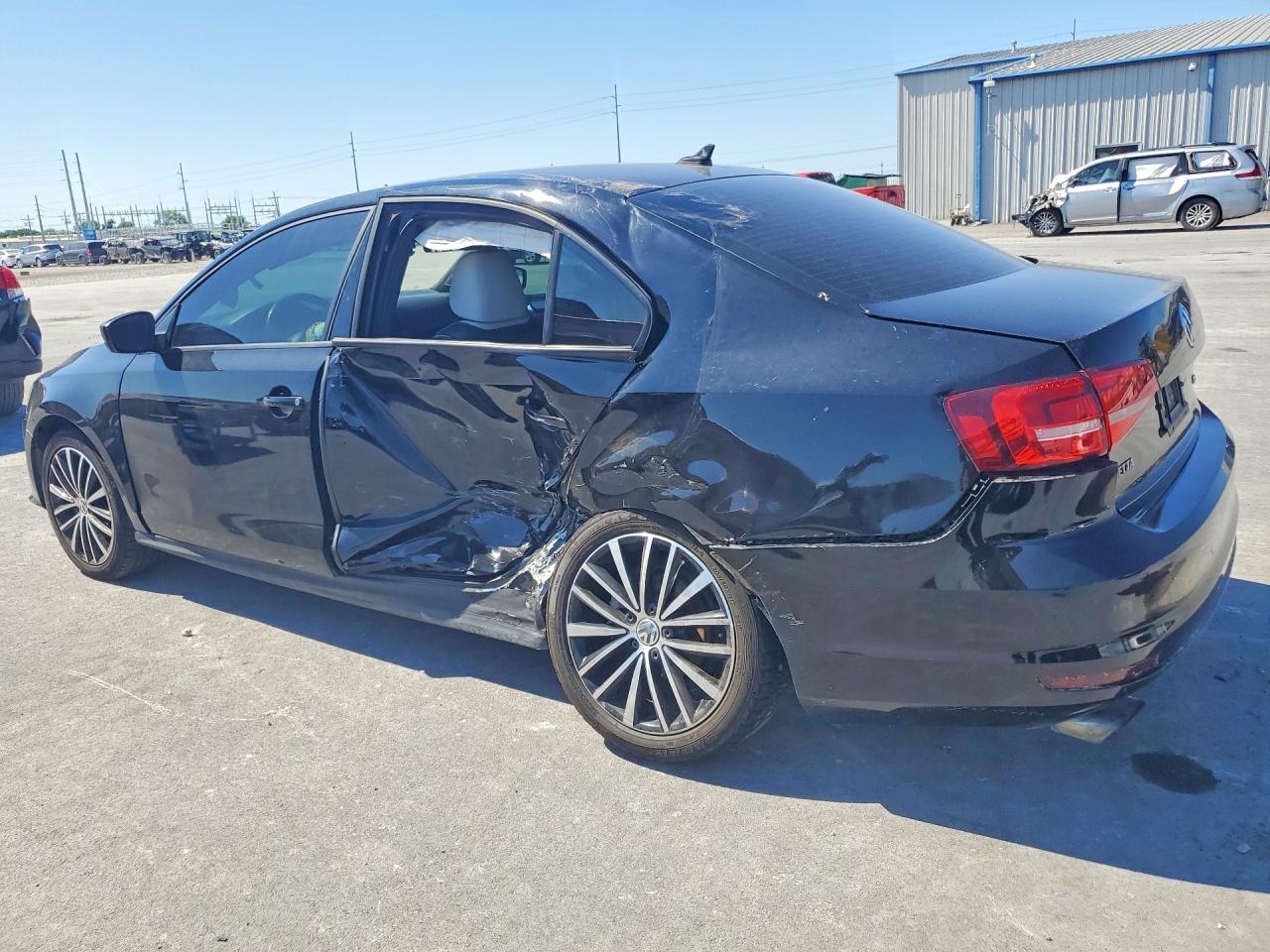 2015 VOLKSWAGEN JETTA SE photo 3