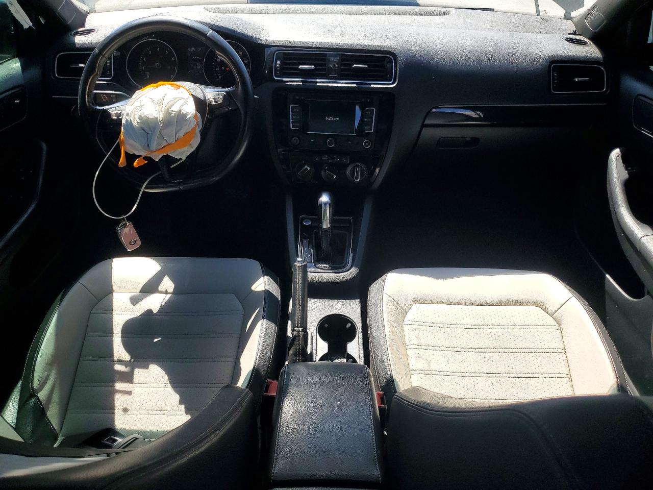 2015 VOLKSWAGEN JETTA SE photo 15