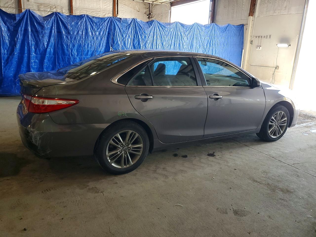 2017 TOYOTA CAMRY SE photo 5