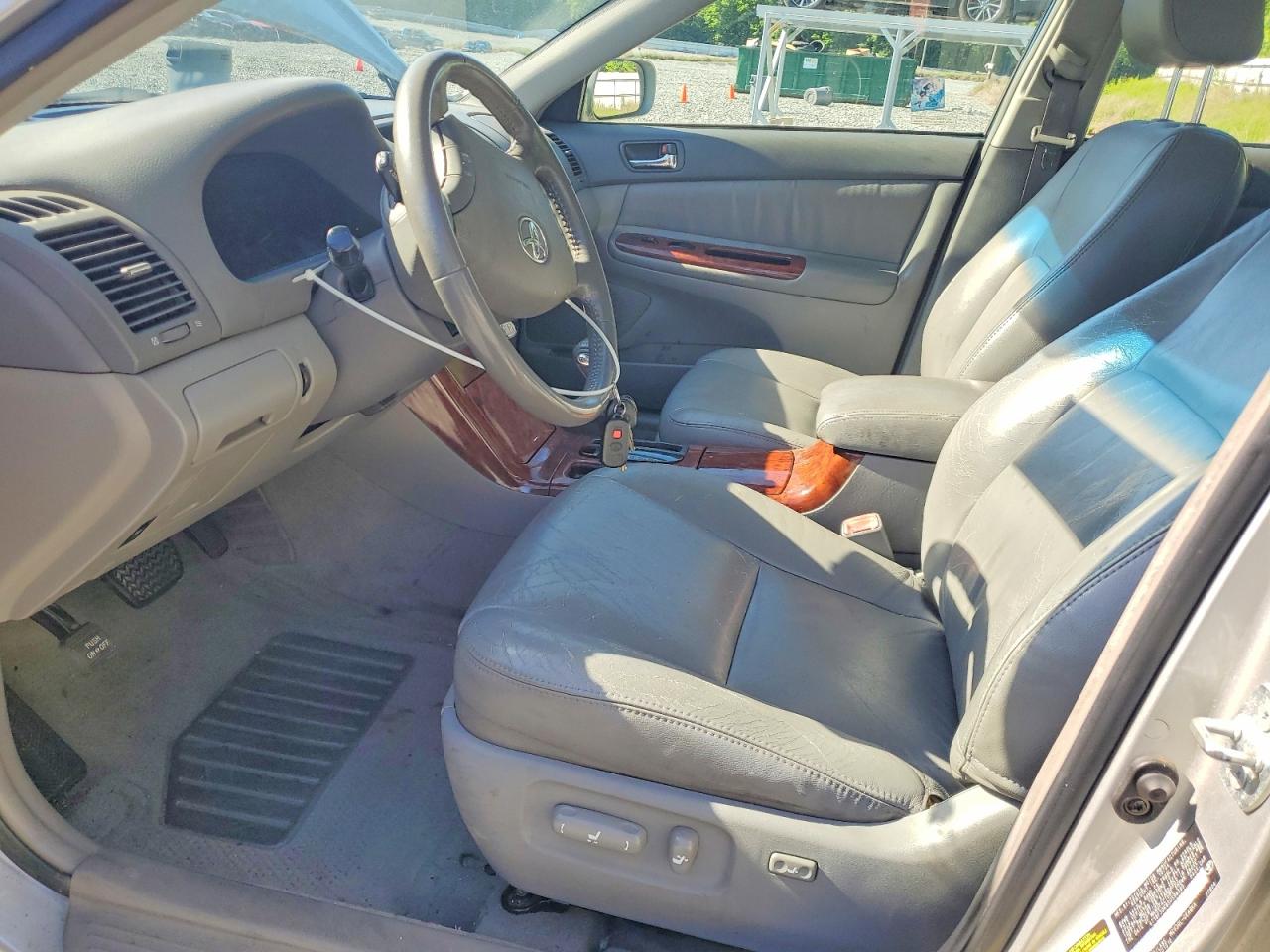 2005 TOYOTA CAMRY XLE V6 photo 19