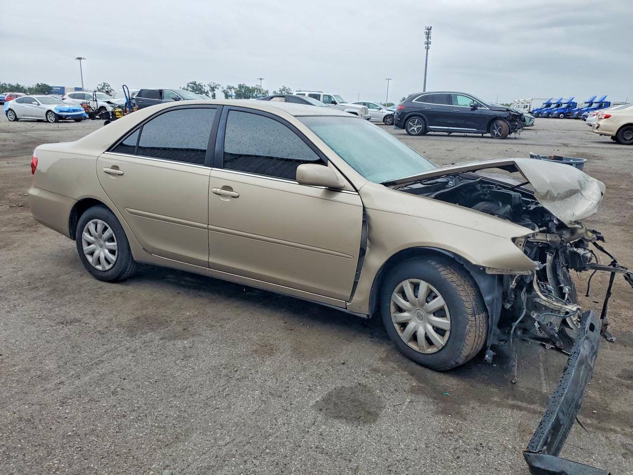 2005 TOYOTA CAMRY LE photo 4