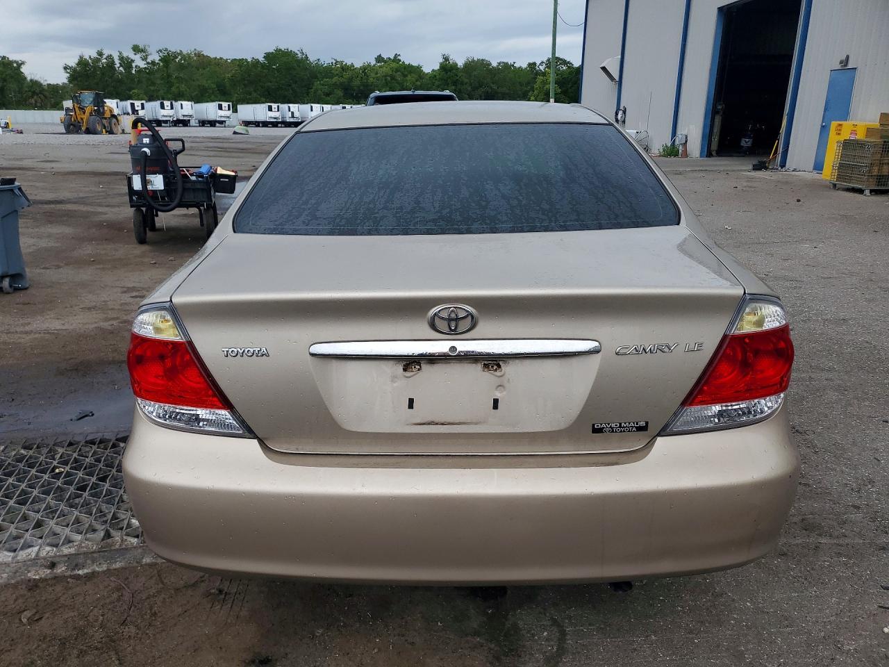 2005 TOYOTA CAMRY LE photo 6