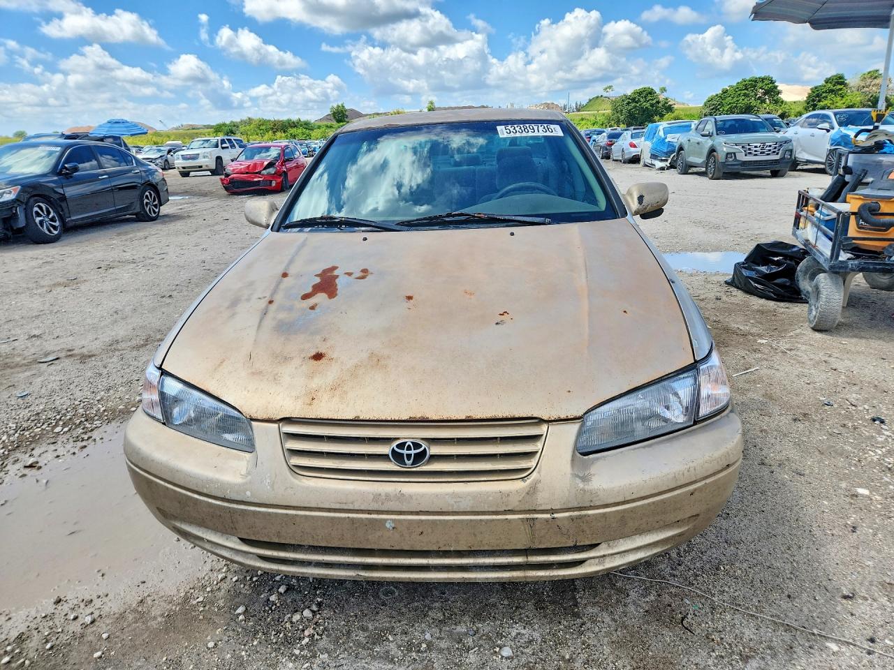 1997 TOYOTA CAMRY LE photo 9