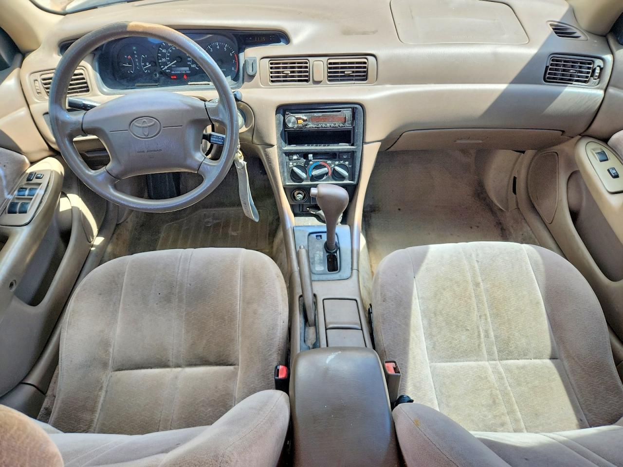 1997 TOYOTA CAMRY LE photo 15