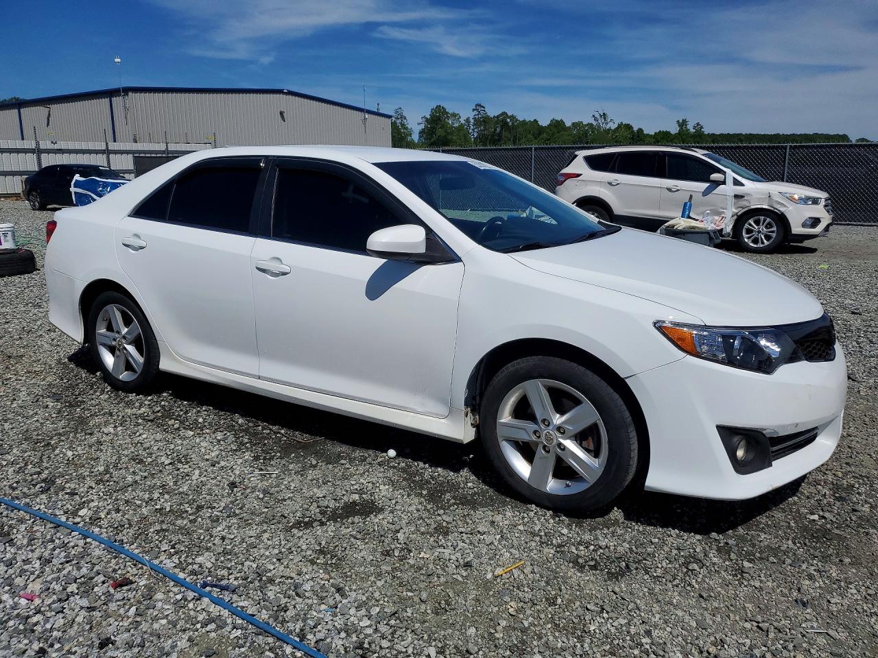 2014 TOYOTA CAMRY SE photo 7