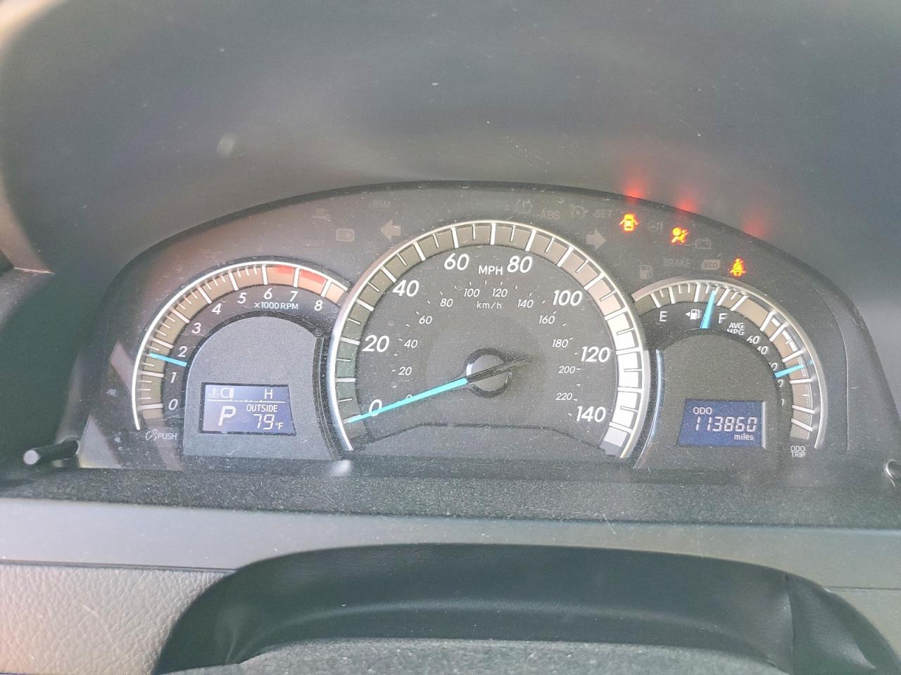 2014 TOYOTA CAMRY SE photo 17