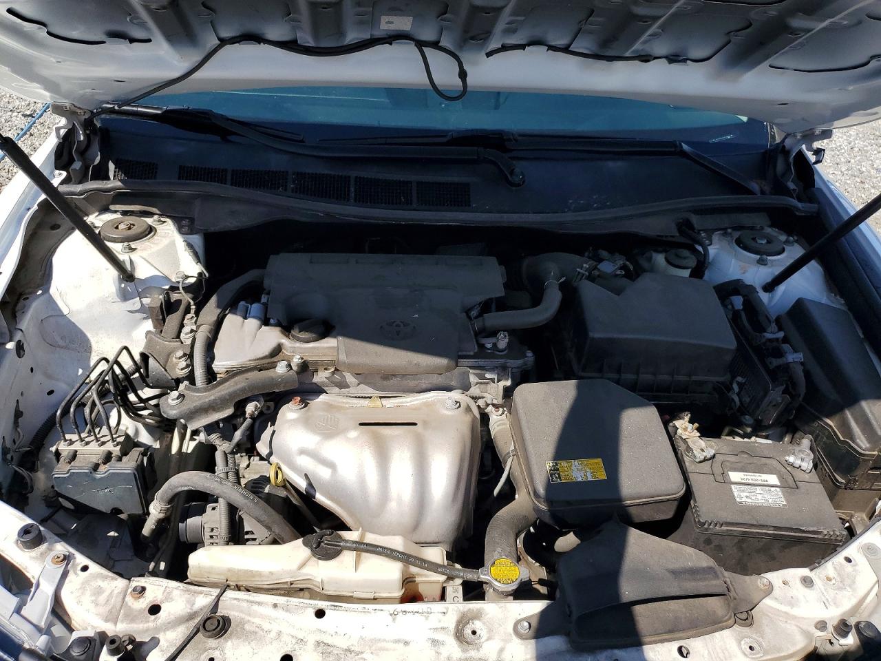 2014 TOYOTA CAMRY SE photo 21