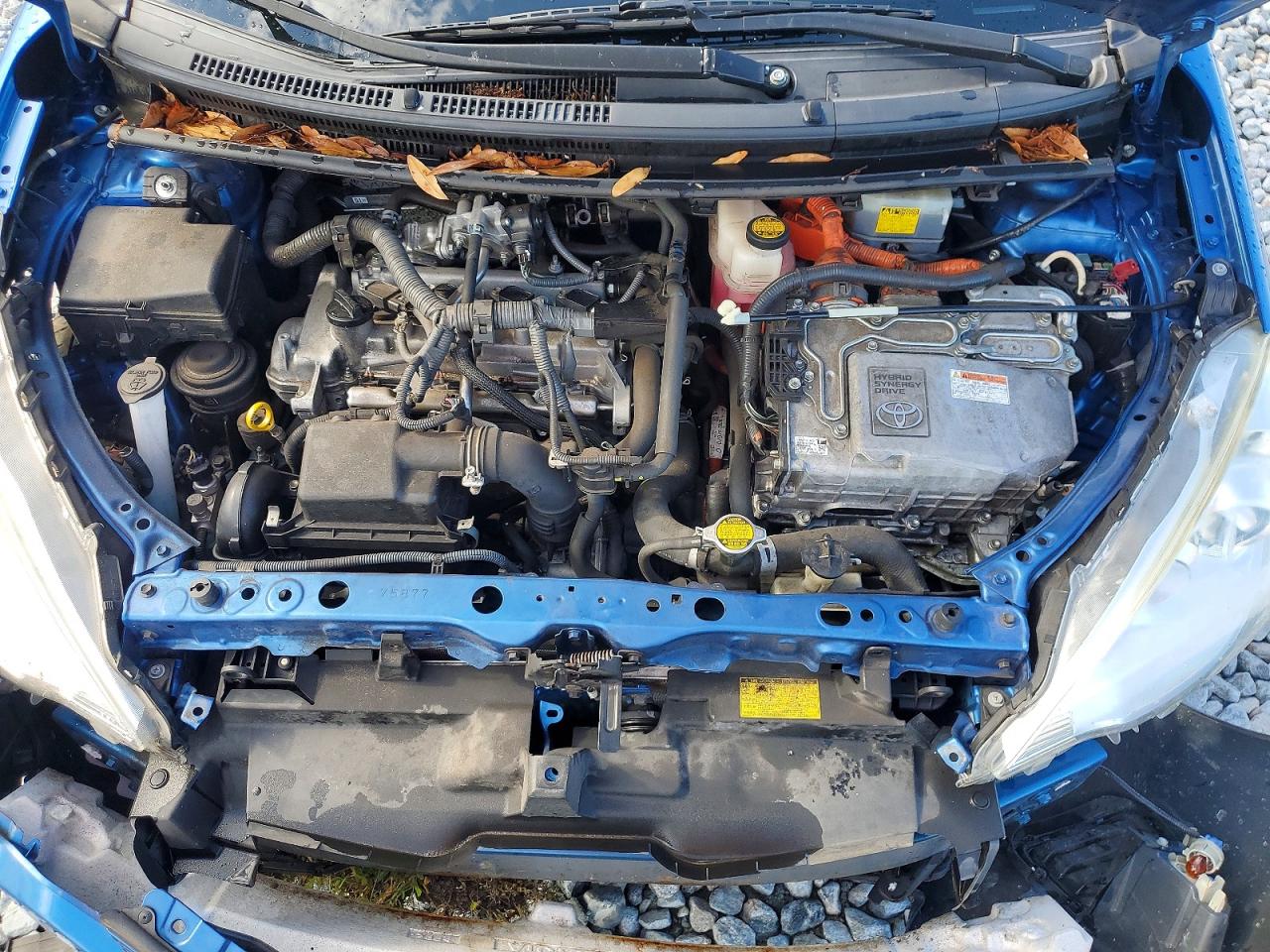 2013 TOYOTA PRIUS C TWO photo 21