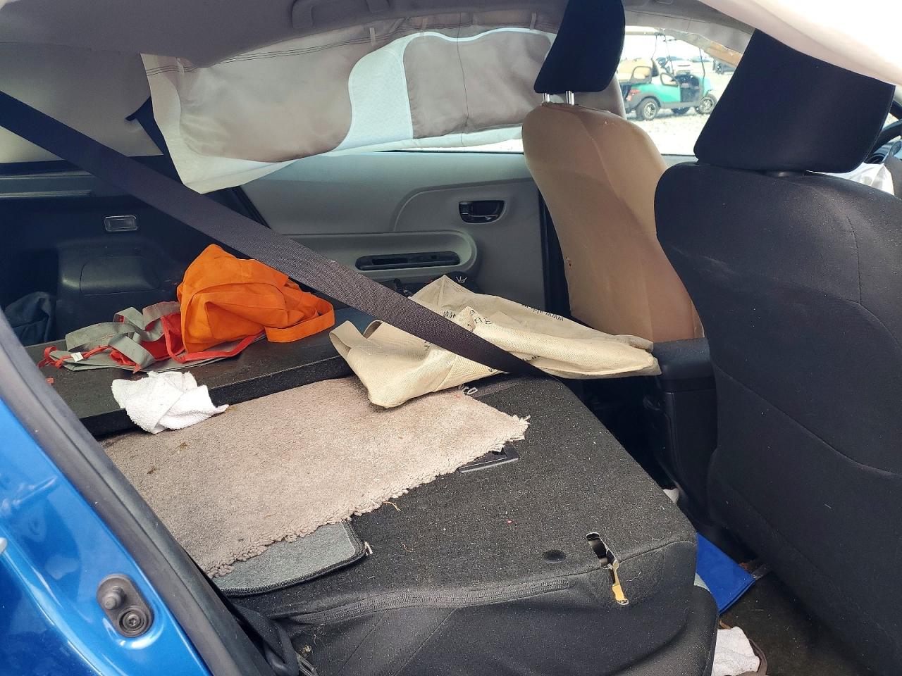 2013 TOYOTA PRIUS C TWO photo 19