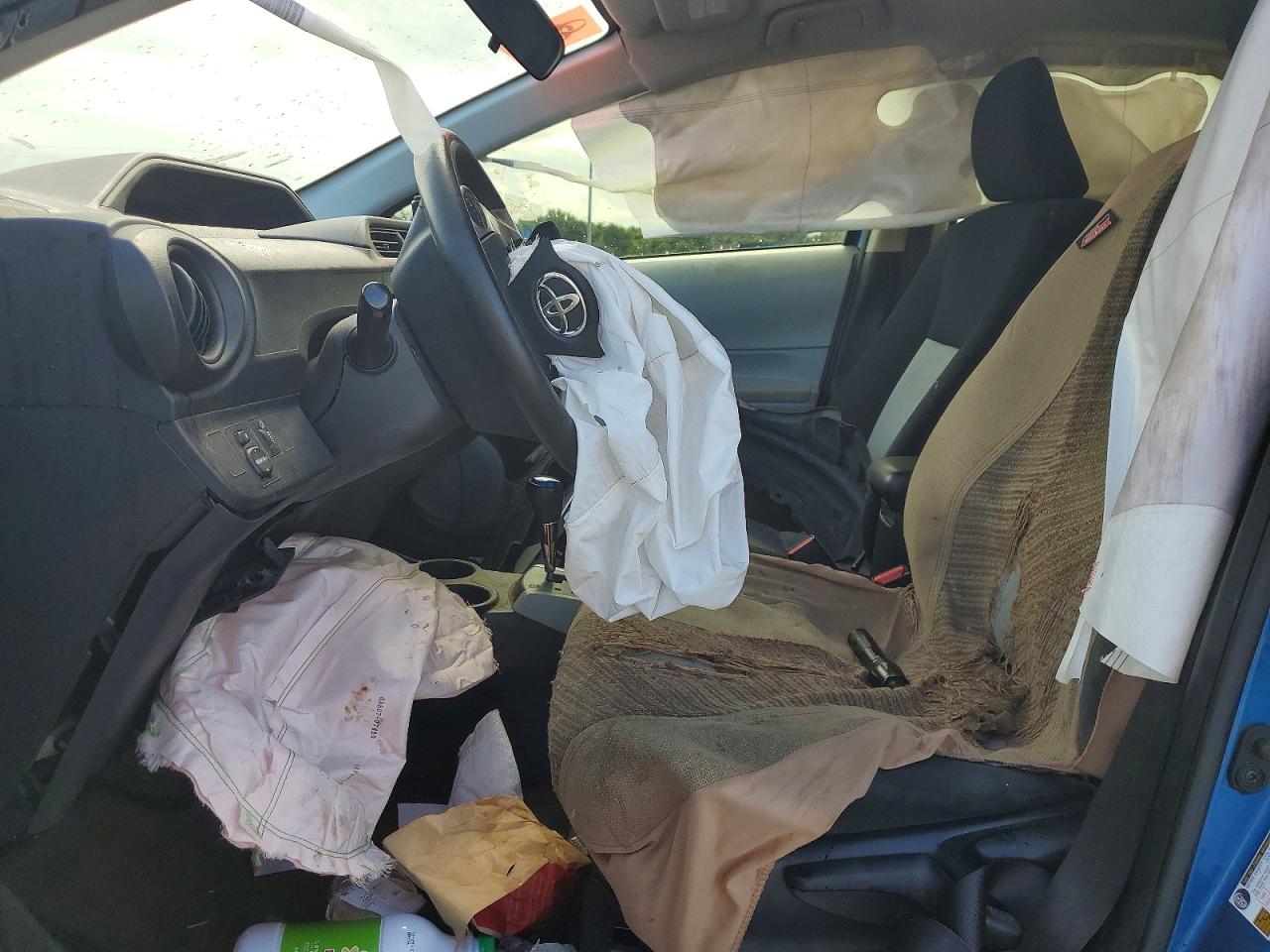 2013 TOYOTA PRIUS C TWO photo 13