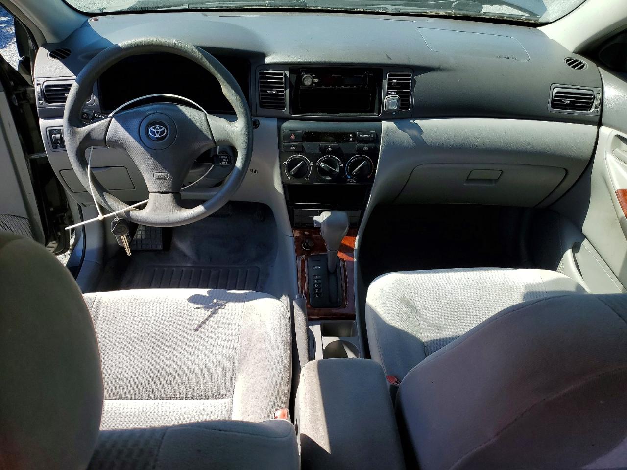 2005 TOYOTA COROLLA LE photo 8
