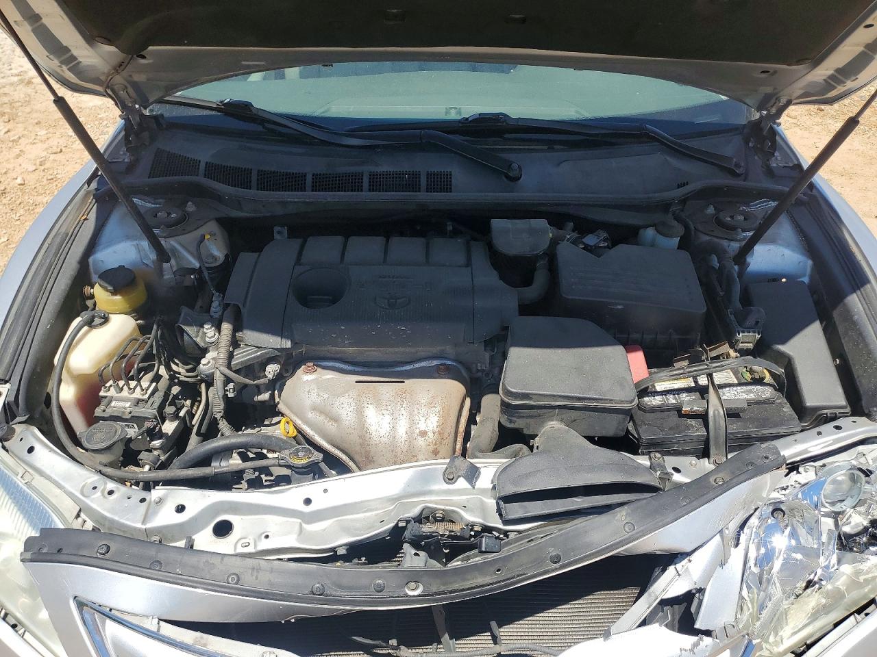 2011 TOYOTA CAMRY XLE photo 21