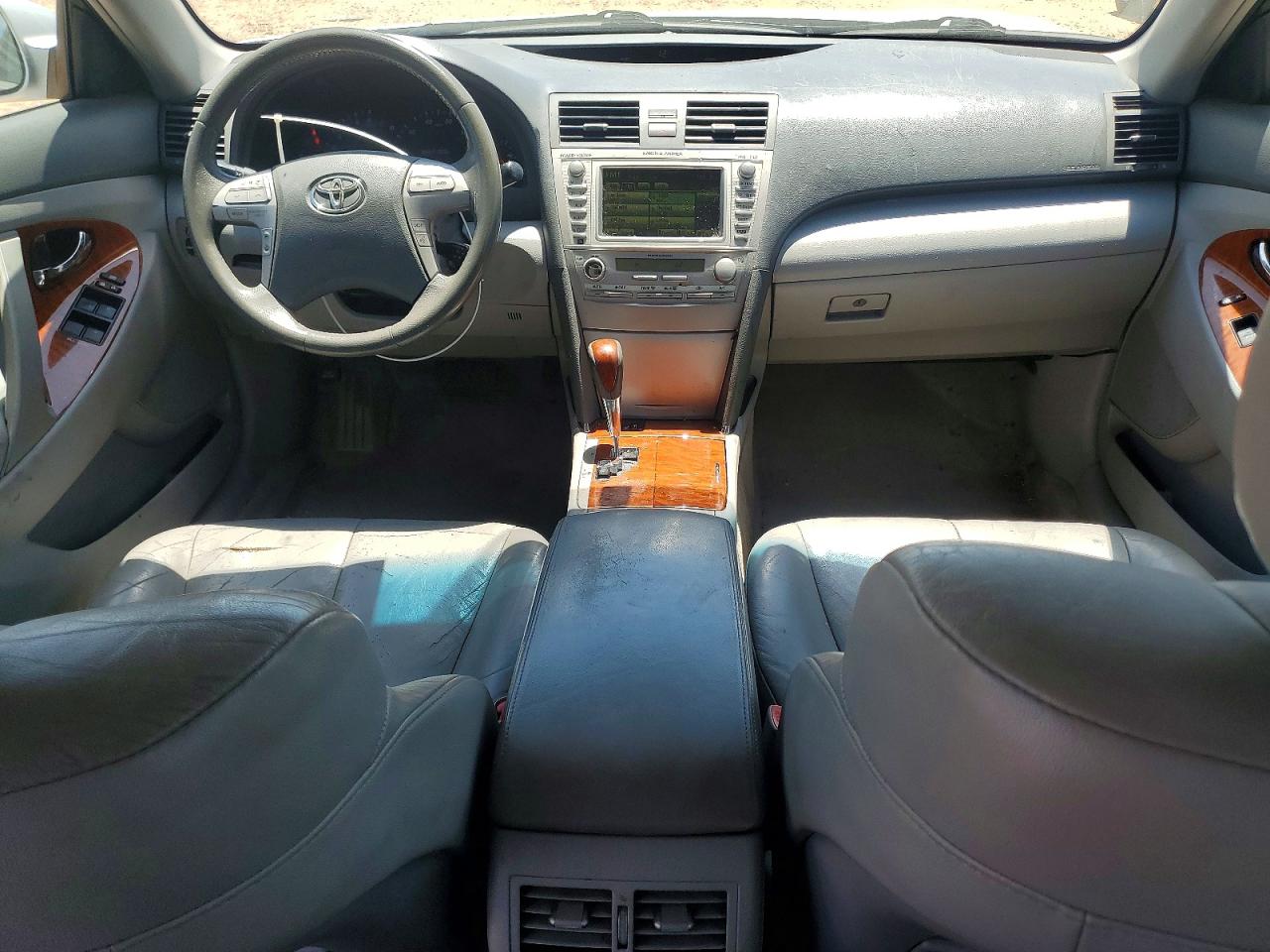 2011 TOYOTA CAMRY XLE photo 15