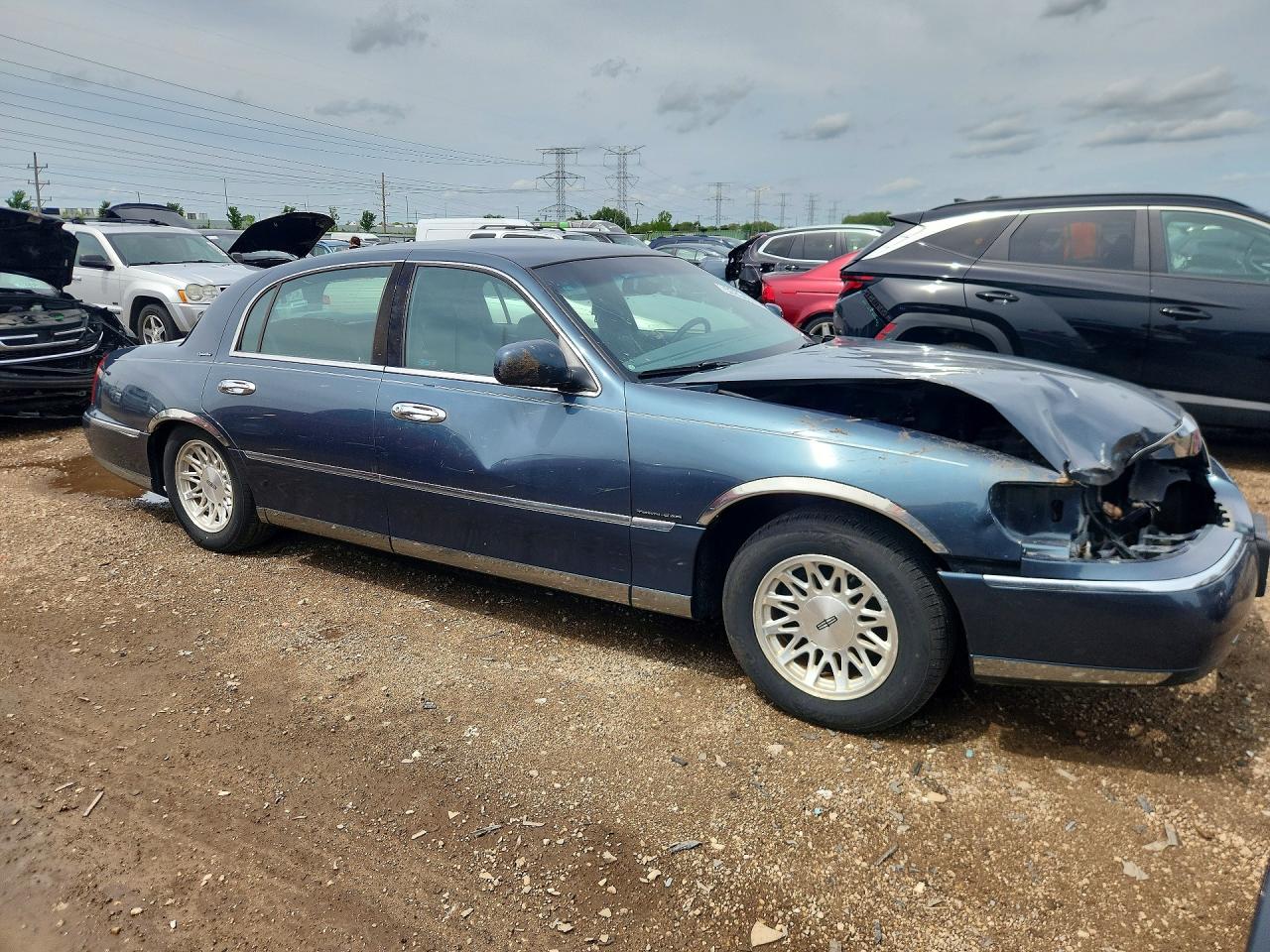 1998 LINCOLN TOWN CAR SIGNATURE photo 4