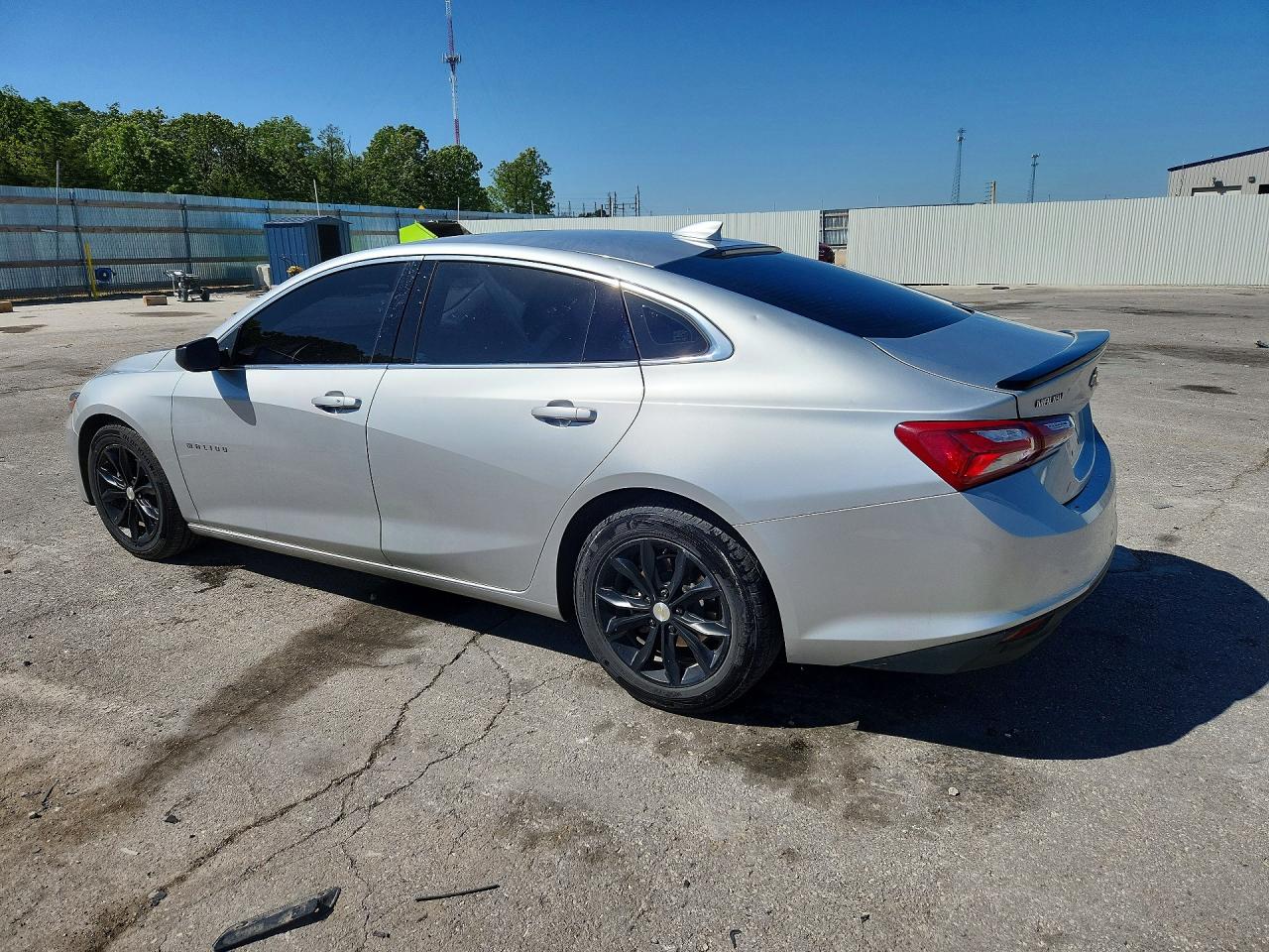 2022 CHEVROLET MALIBU LT photo 4