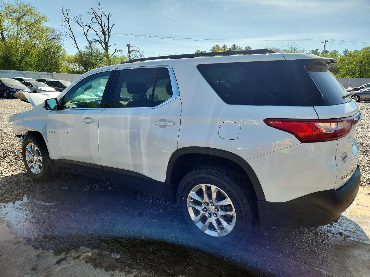 2020 CHEVROLET TRAVERSE LT photo 3