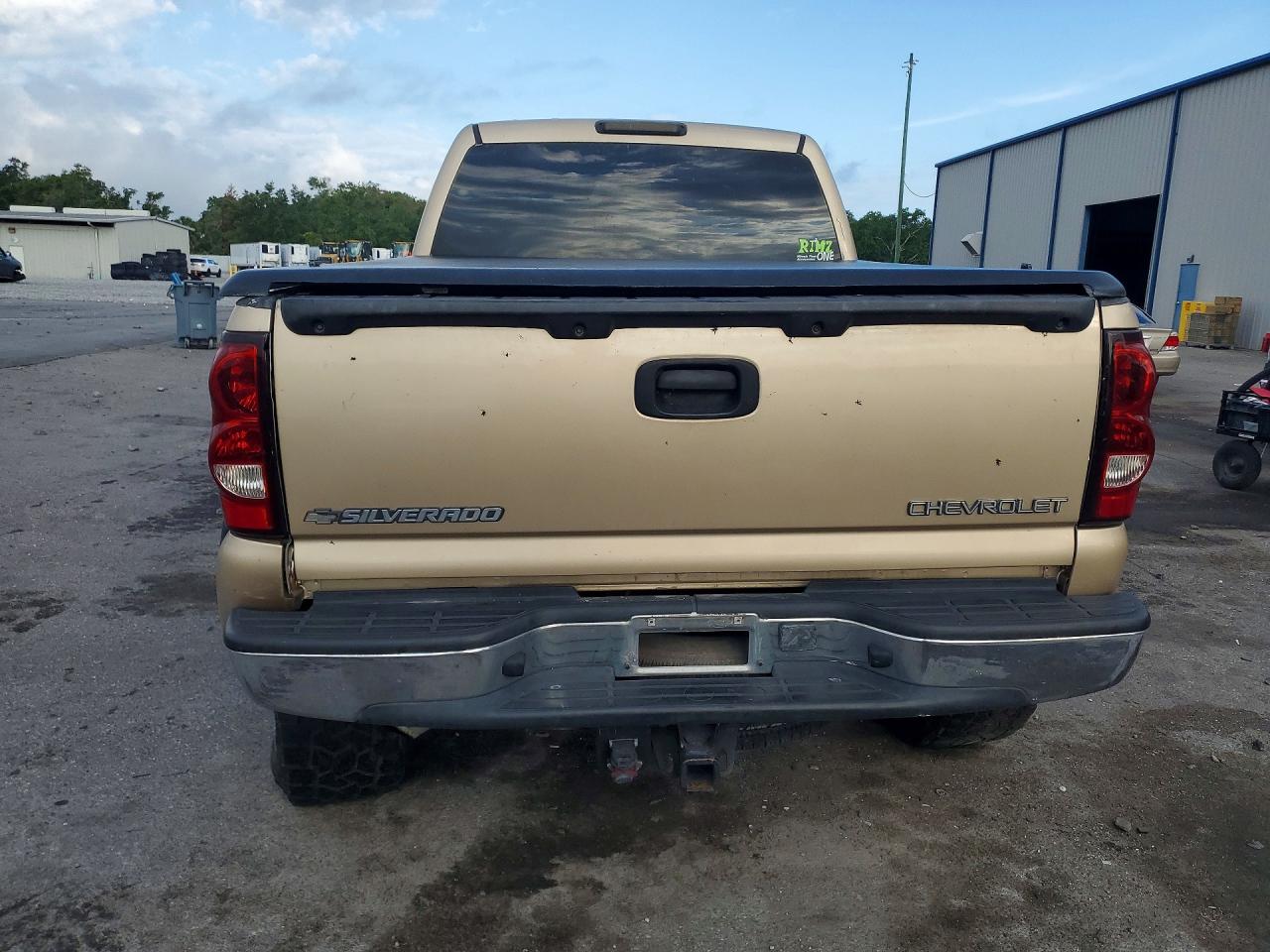 2004 CHEVROLET SILVERADO C2500 HEAVY DUTY photo 11
