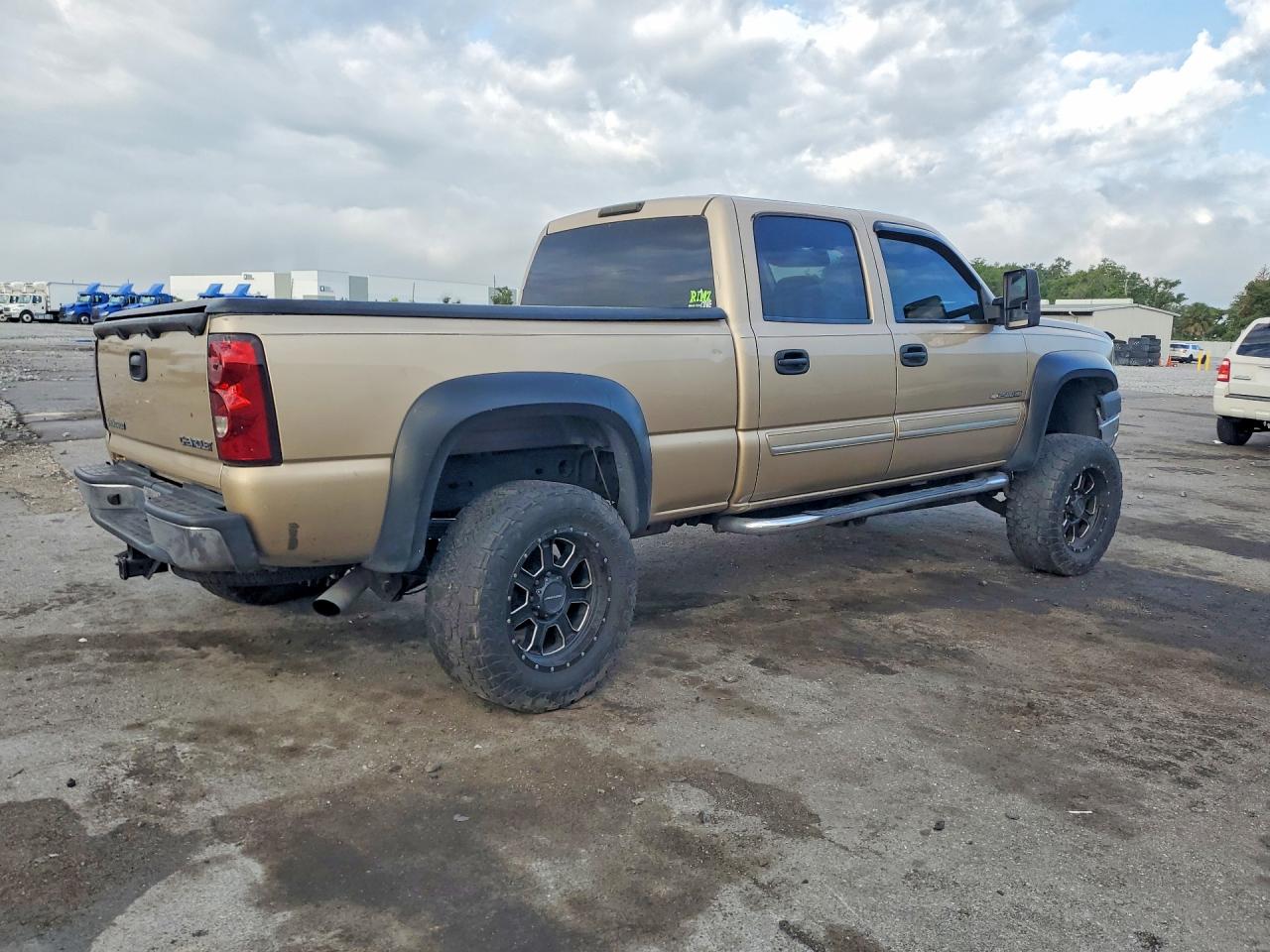 2004 CHEVROLET SILVERADO C2500 HEAVY DUTY photo 5