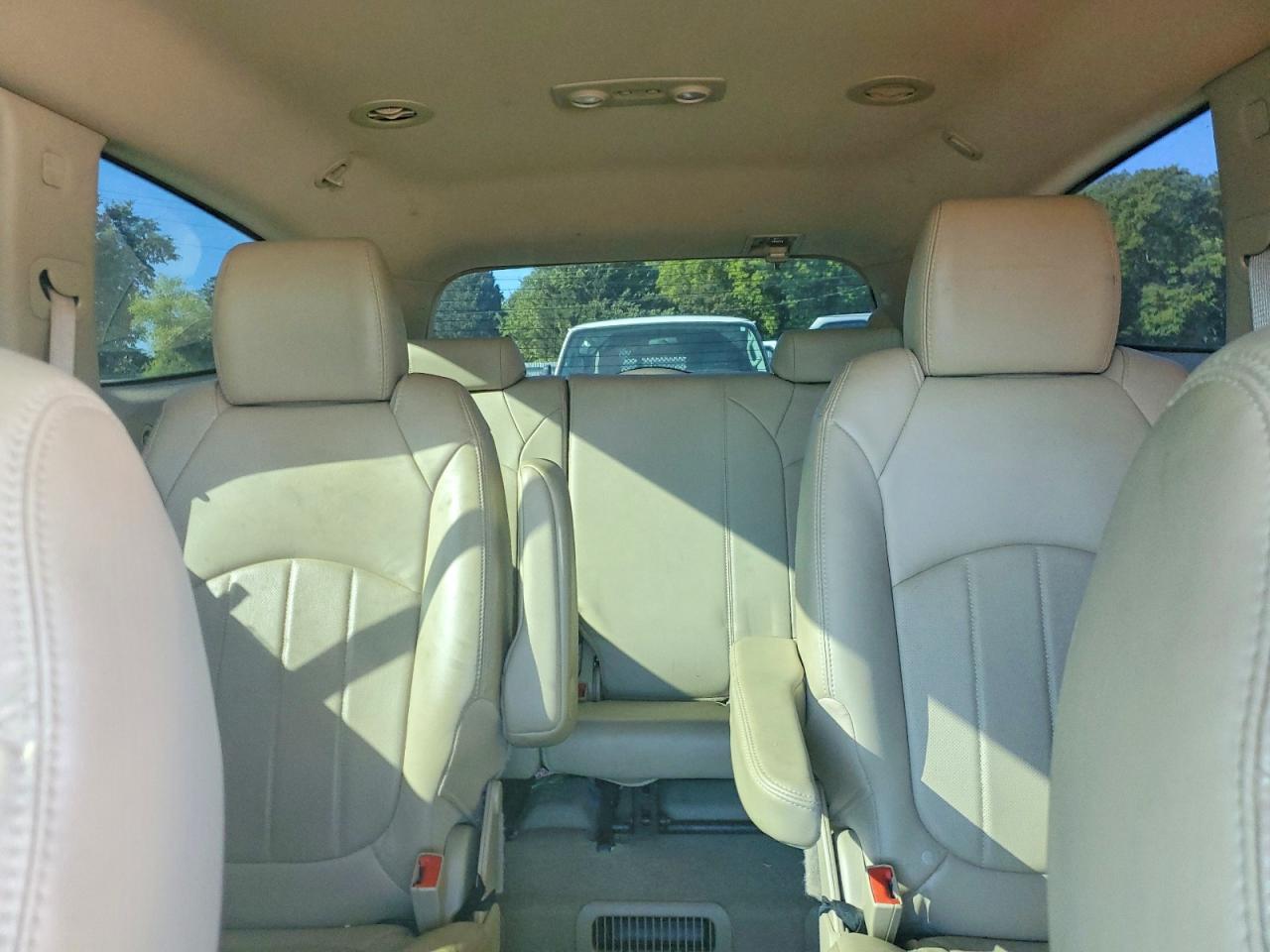 2011 BUICK ENCLAVE CXL photo 28