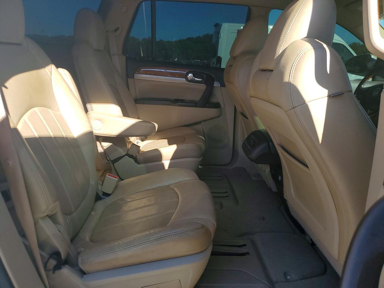 2011 BUICK ENCLAVE CXL photo 31