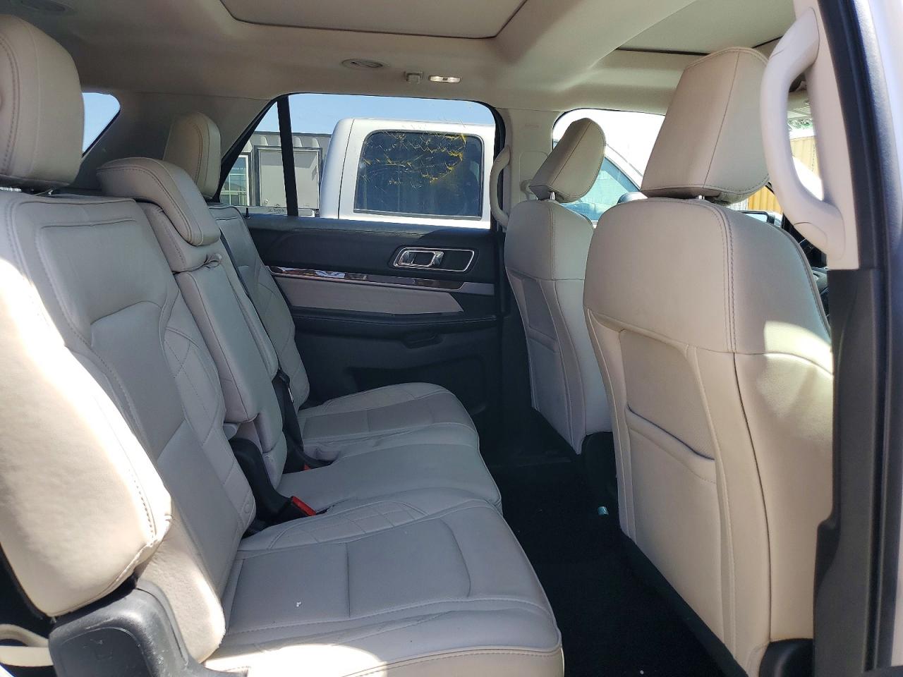 2018 FORD EXPLORER PLATINUM photo 28