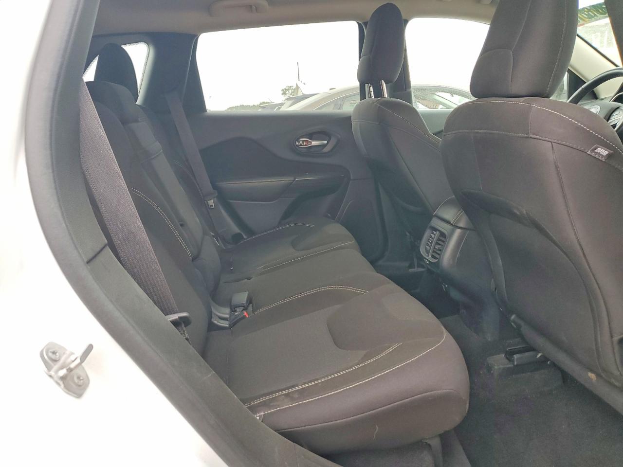2015 JEEP CHEROKEE LATITUDE photo 21