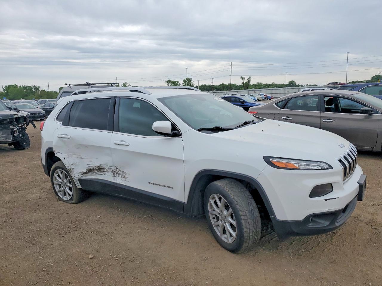 2015 JEEP CHEROKEE LATITUDE photo 7