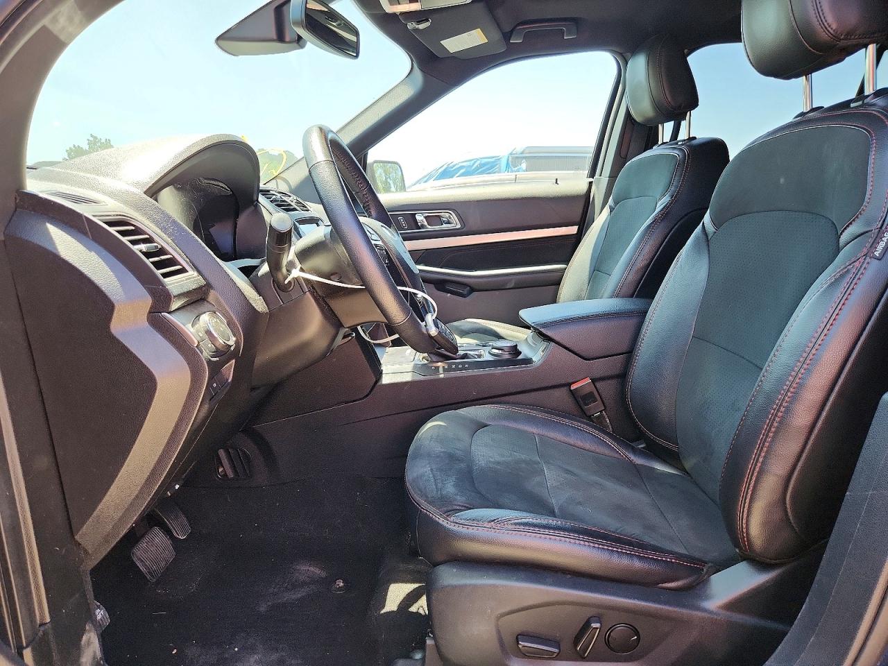 2019 FORD EXPLORER XLT photo 19