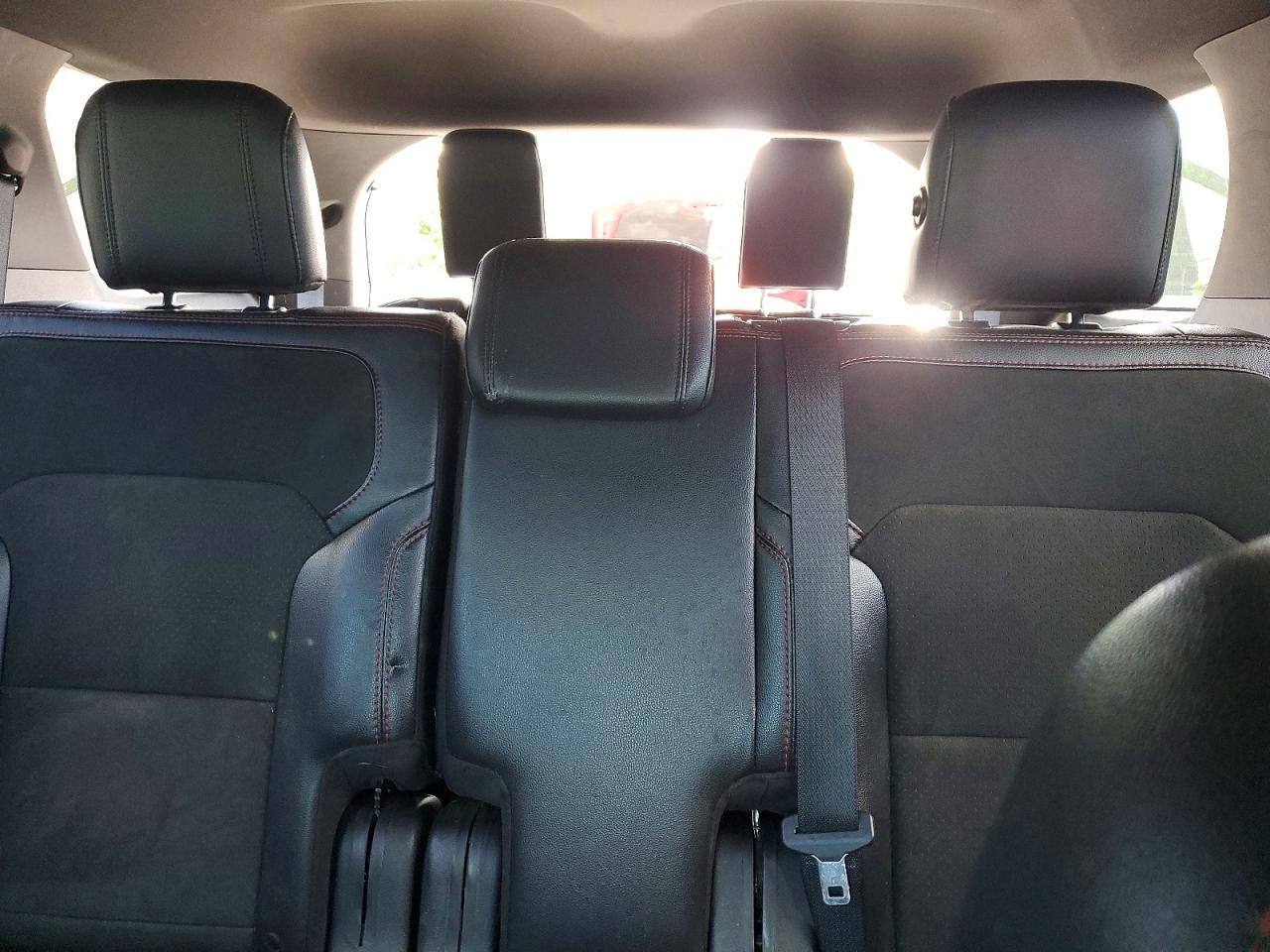 2019 FORD EXPLORER XLT photo 28