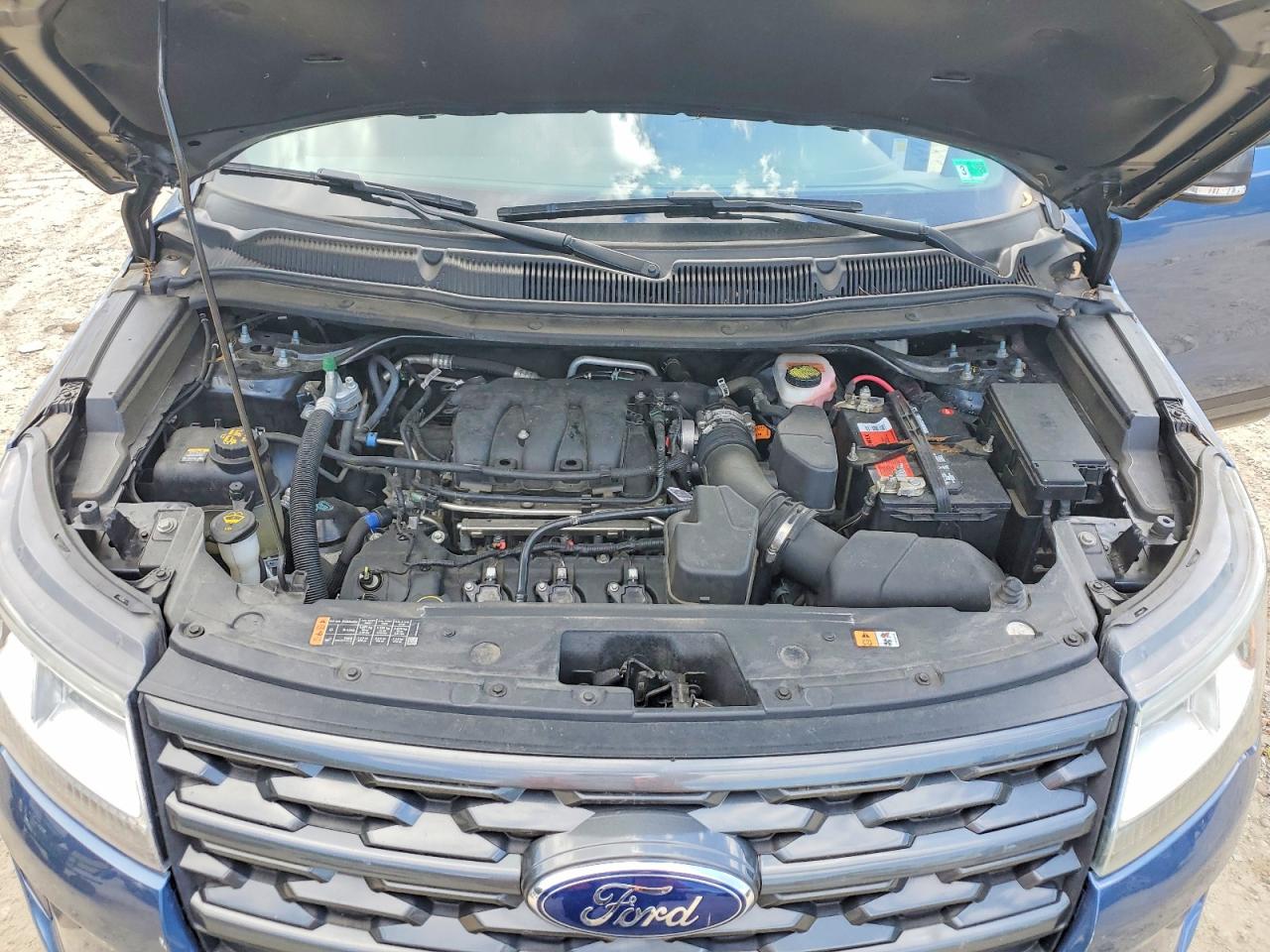 2019 FORD EXPLORER XLT photo 34