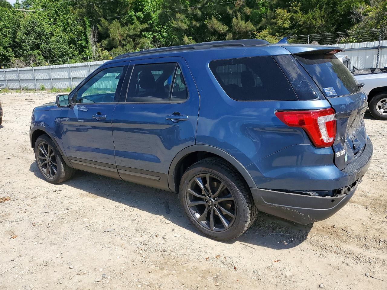 2019 FORD EXPLORER XLT photo 4
