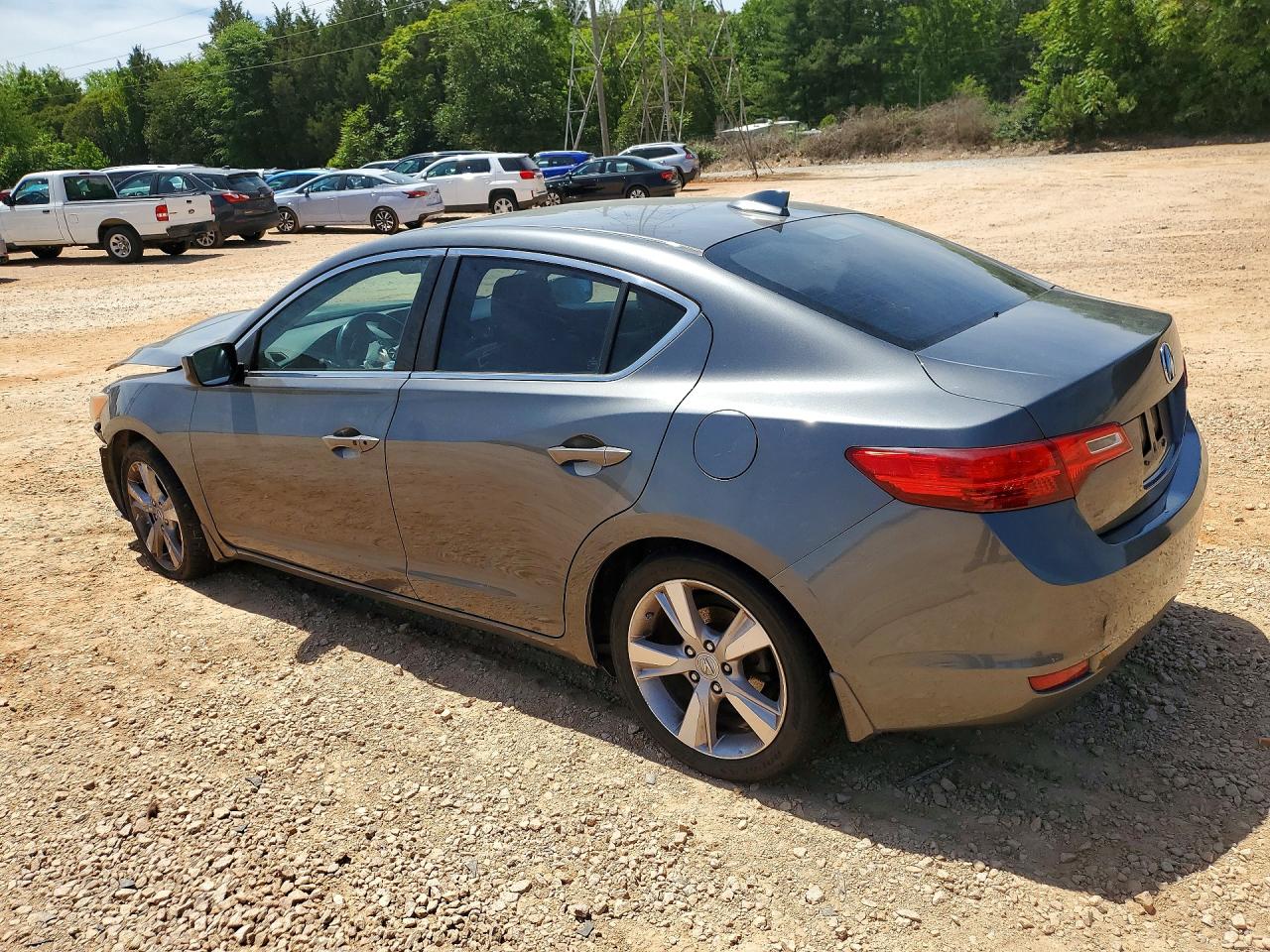 2013 ACURA ILX 20 TECH photo 2