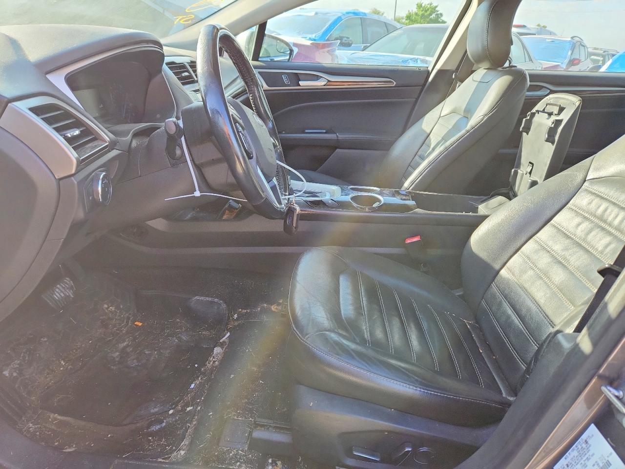 2013 FORD FUSION SE photo 19
