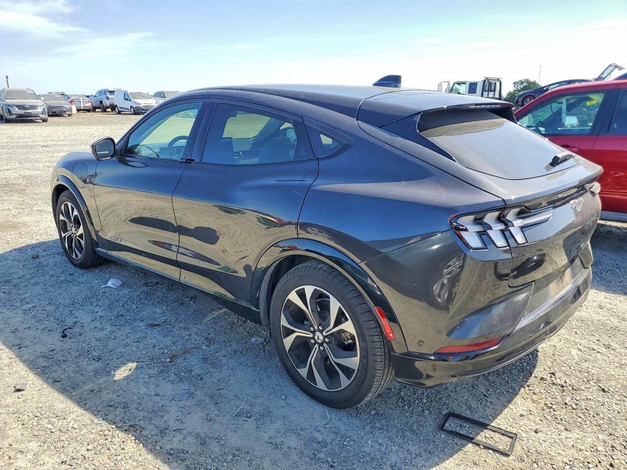 2021 FORD MUSTANG MACH-E PREMIUM photo 2