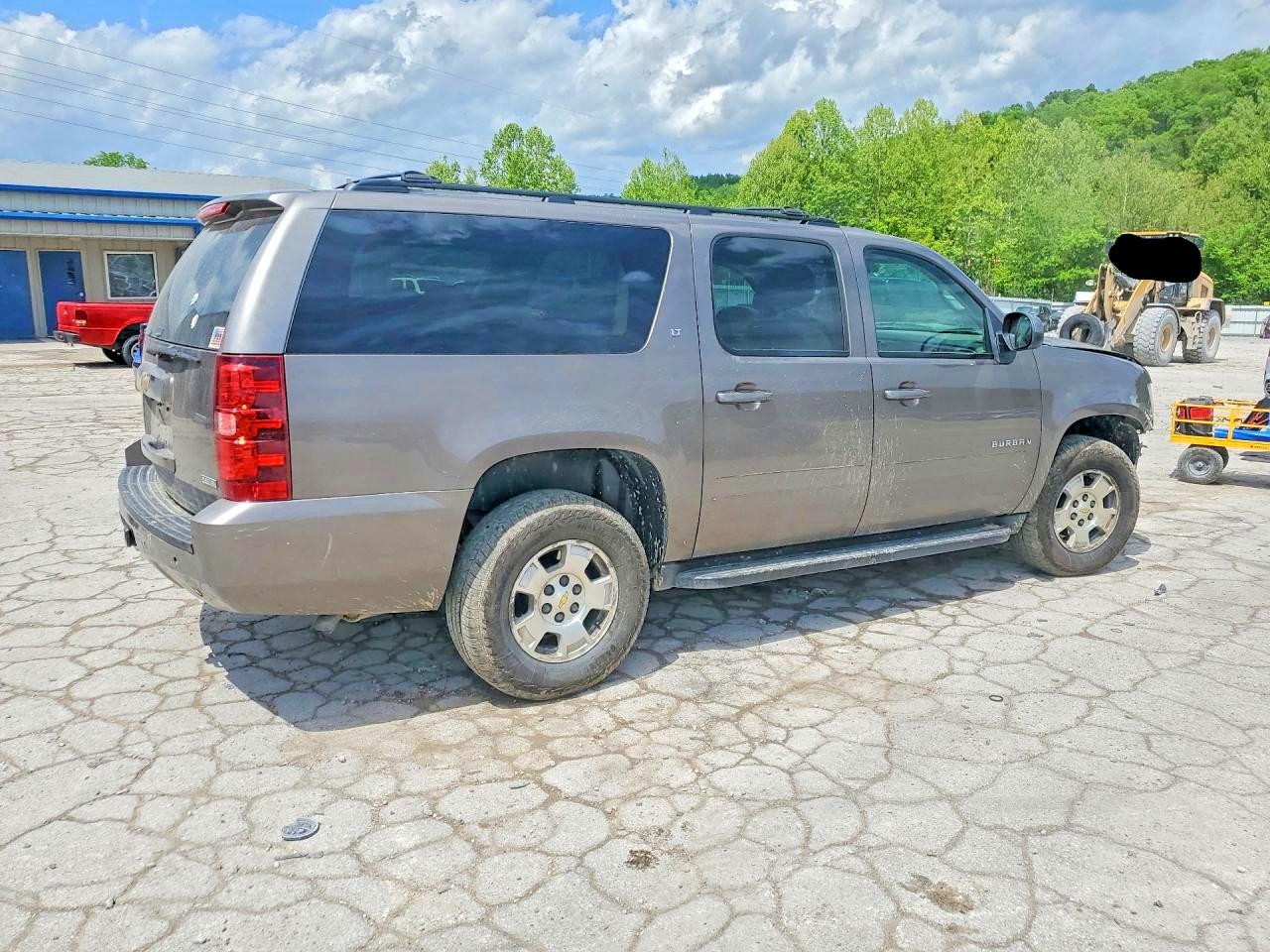 2011 CHEVROLET SUBURBAN K1500 LT photo 3