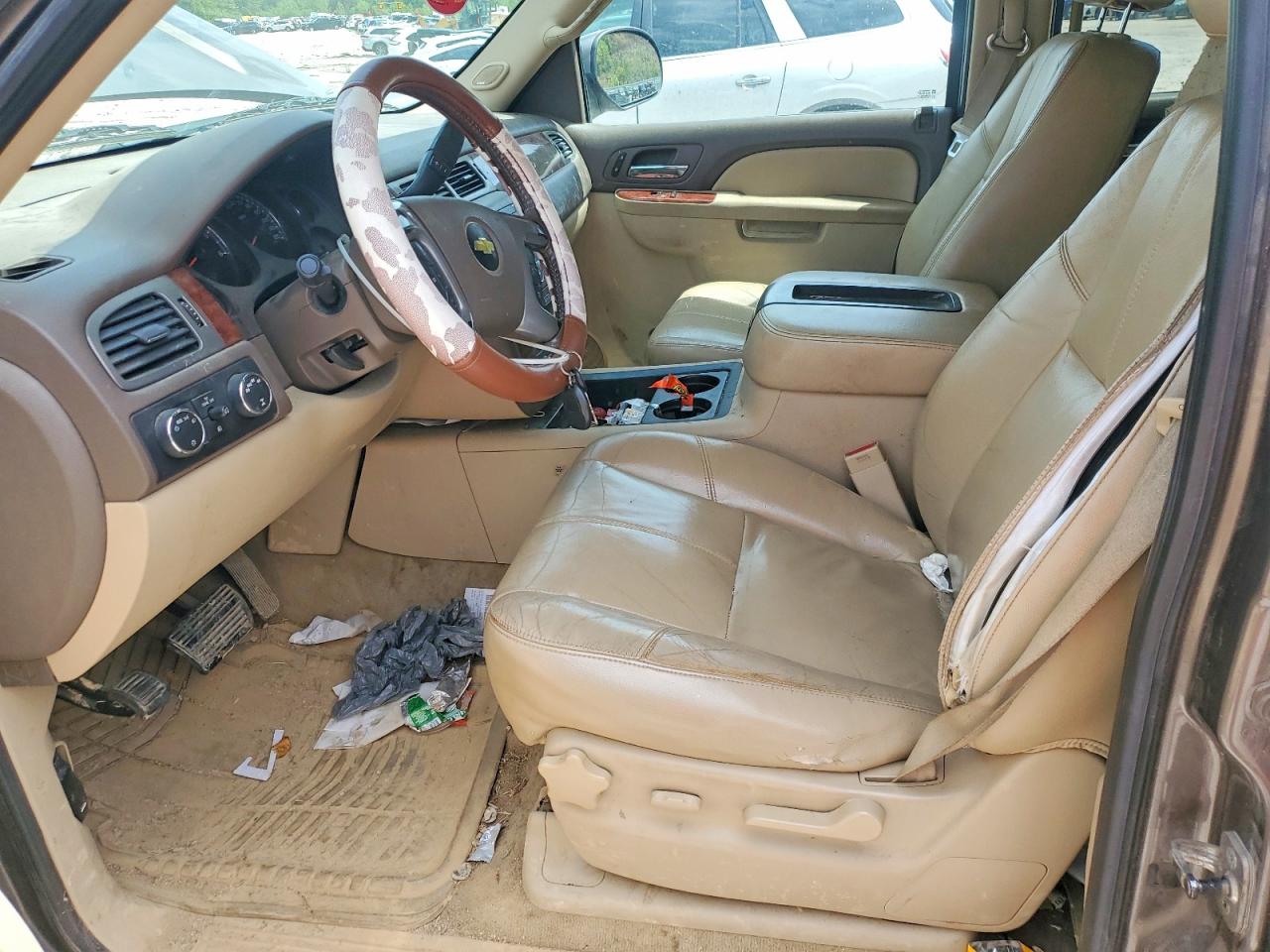 2011 CHEVROLET SUBURBAN K1500 LT photo 7