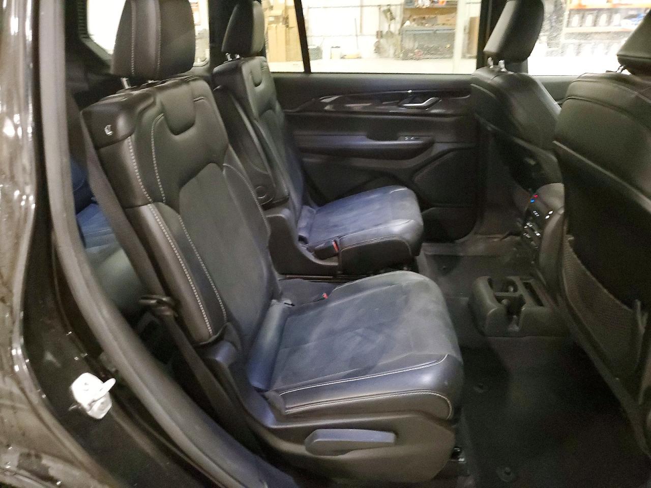 2023 JEEP GRAND CHEROKEE L LAREDO photo 11
