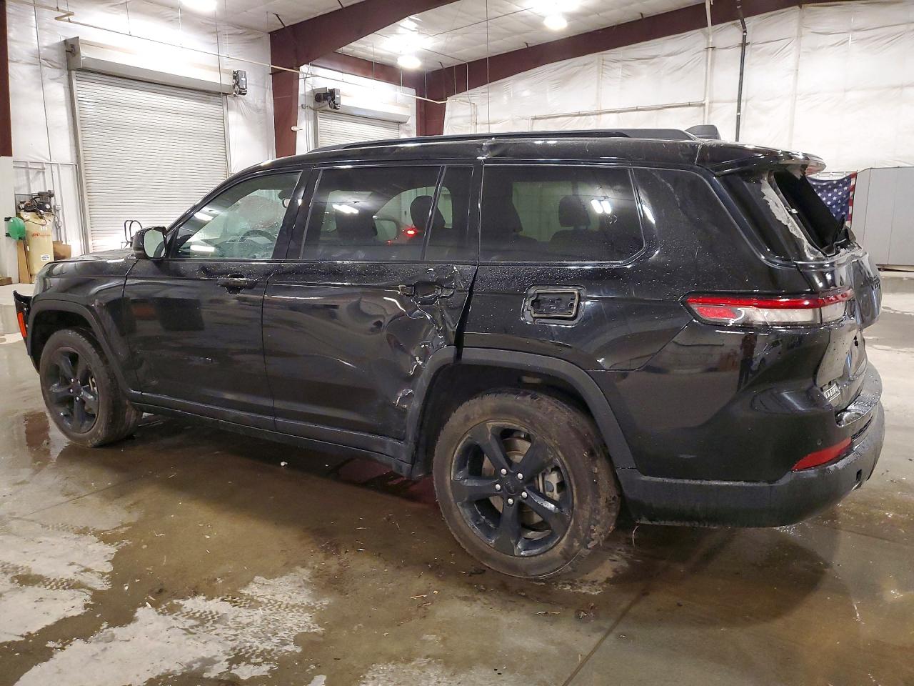 2023 JEEP GRAND CHEROKEE L LAREDO photo 2