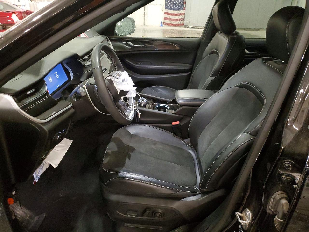 2023 JEEP GRAND CHEROKEE L LAREDO photo 7