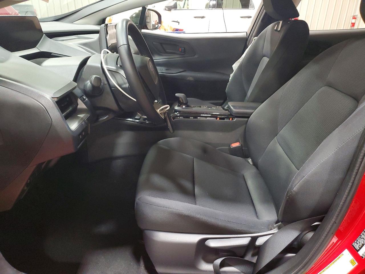 2025 TOYOTA PRIUS LE photo 19