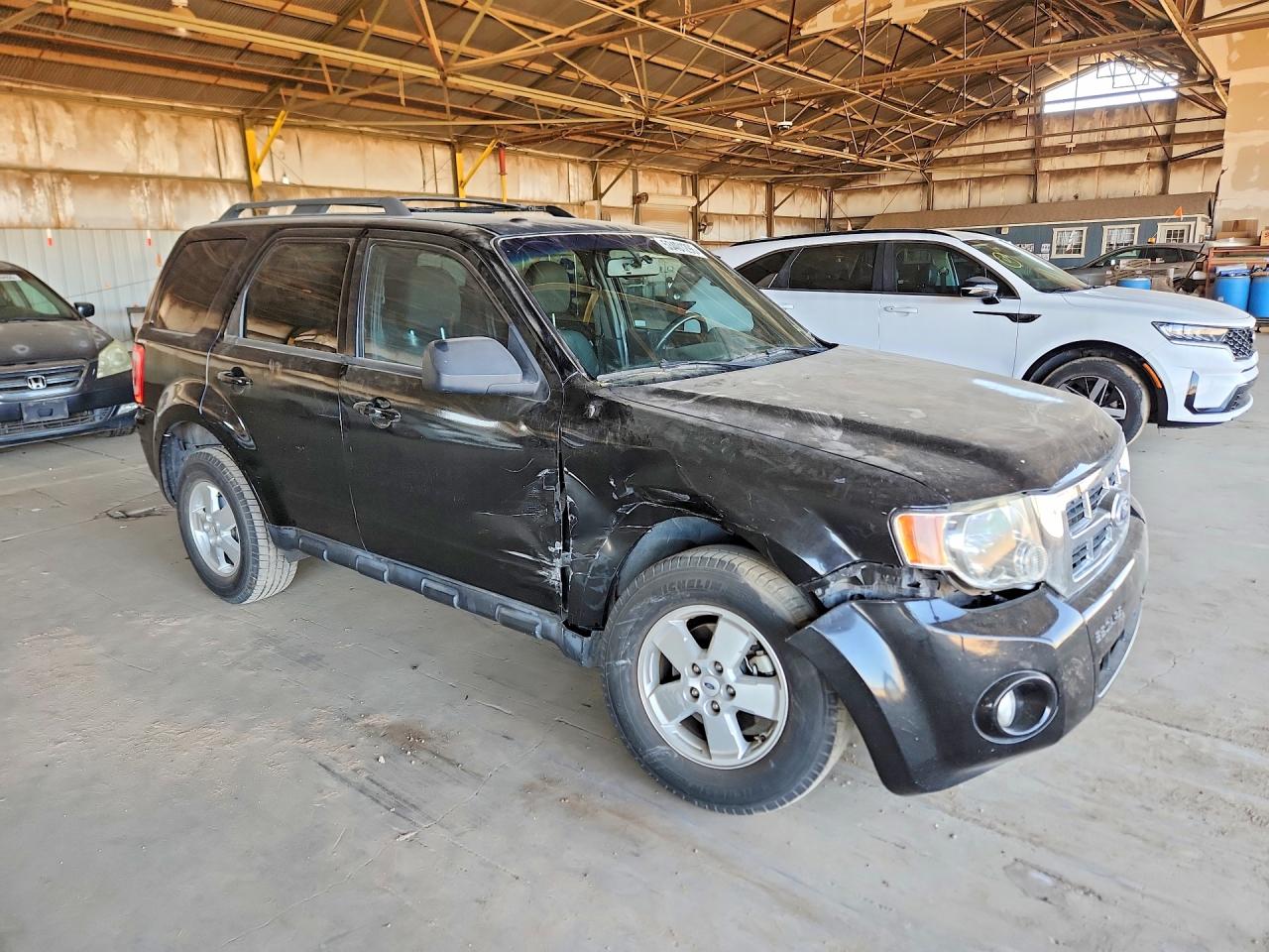 2010 FORD ESCAPE XLT photo 4